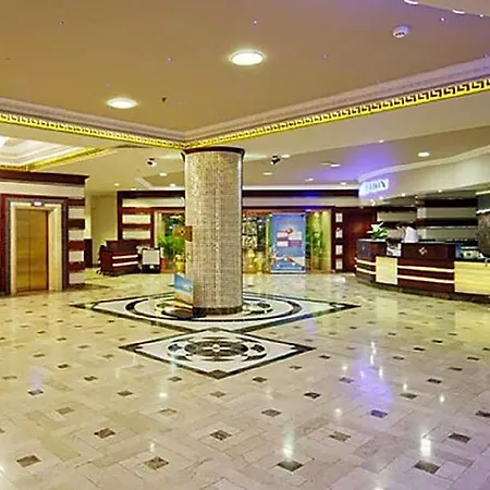 Merit Crystal Cove Casino And Отель Кирения