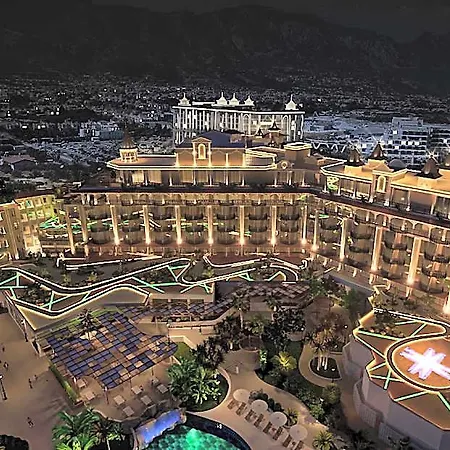 Отель Merit Crystal Cove Casino And Кирения