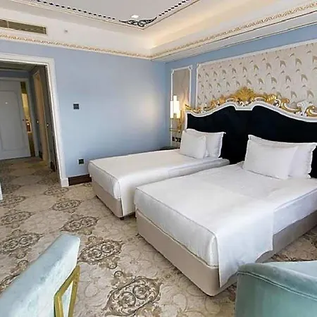 Merit Crystal Cove Casino And Отель Кирения