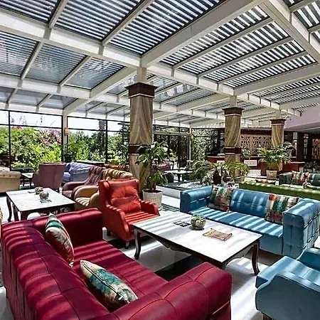 Otel Merit Crystal Cove Casino And