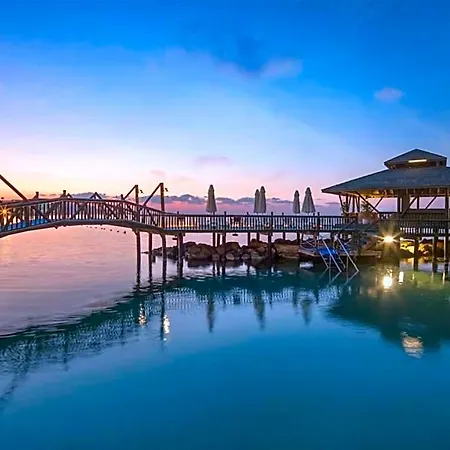 Отель Merit Crystal Cove Casino And 5*