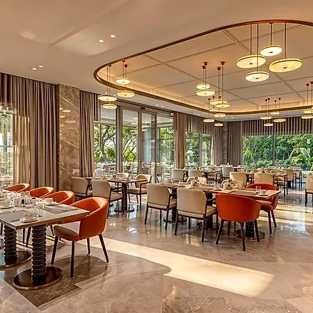 Otel Merit Crystal Cove Casino And